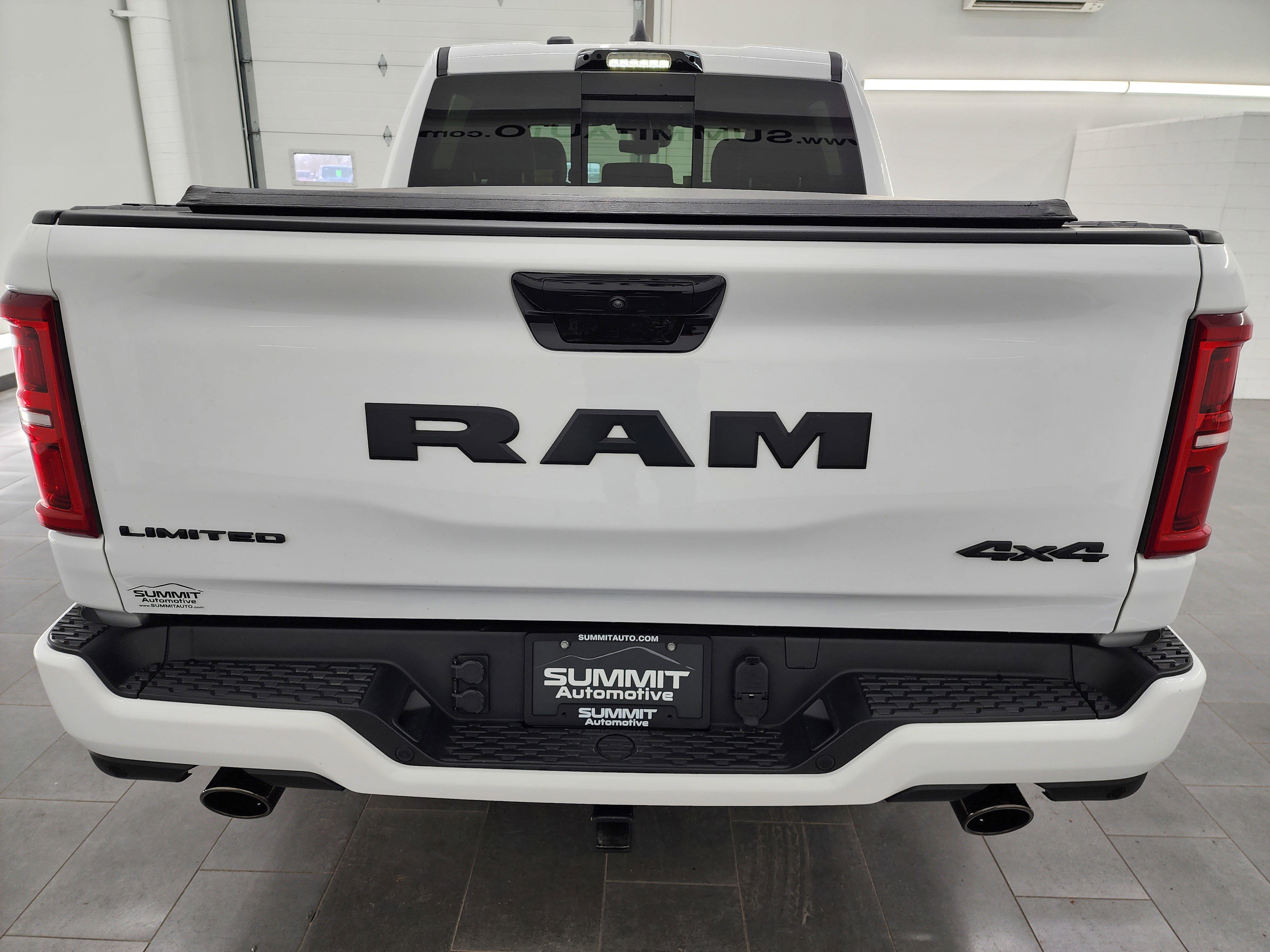 Used 2025 RAM 1500 Limited AWD/4WD image 32