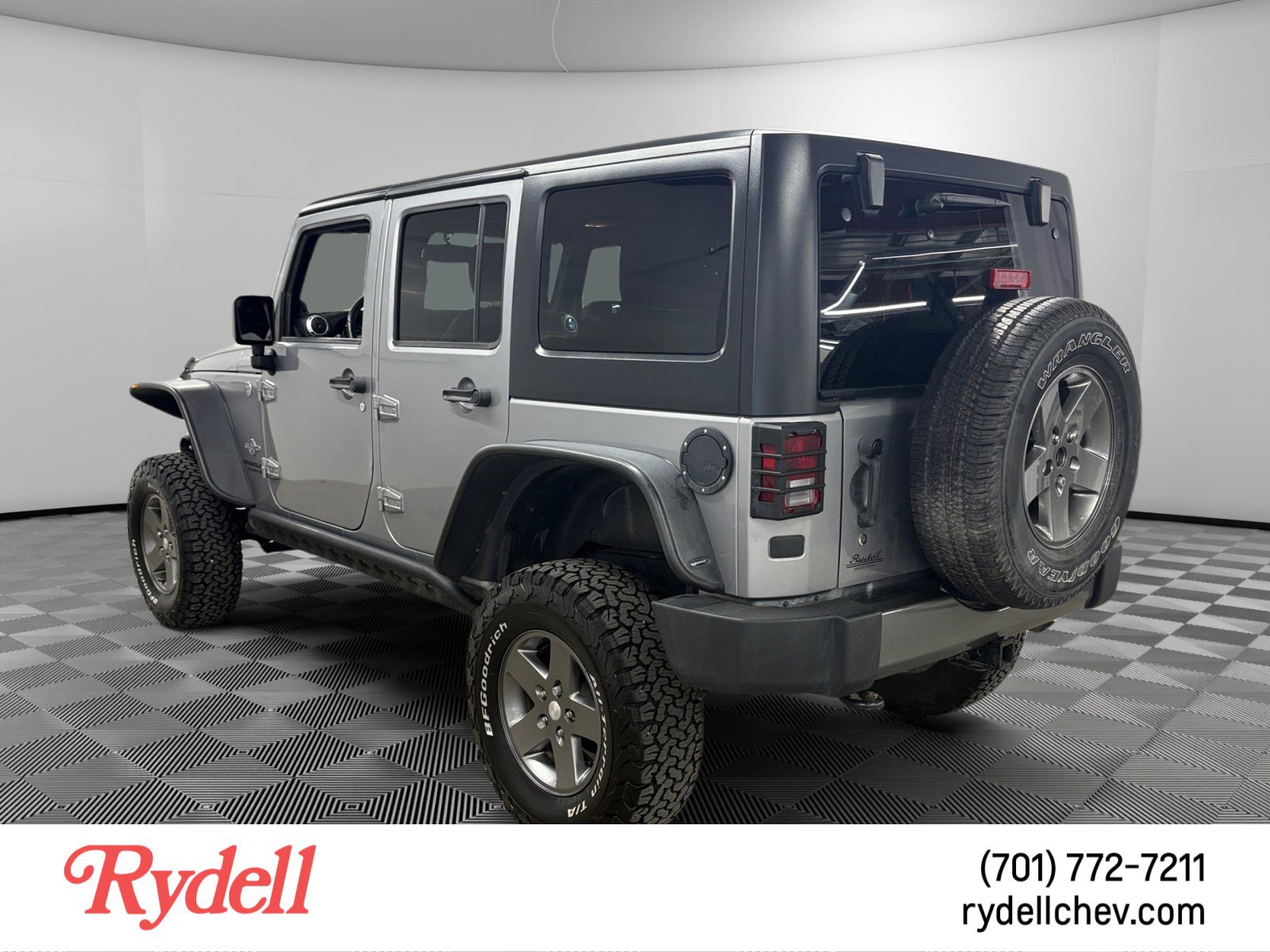 Used 2013 Jeep Wrangler Unlimited Sport AWD/4WD image 3