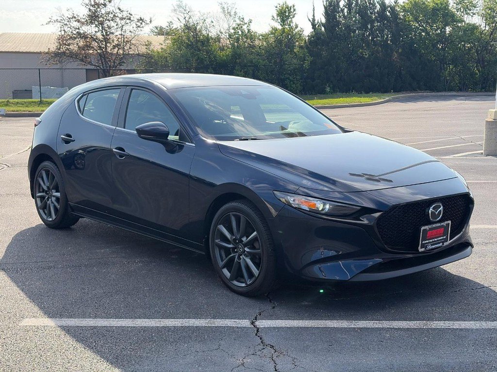 Used 2022 MAZDA MAZDA3 s FWD image 3