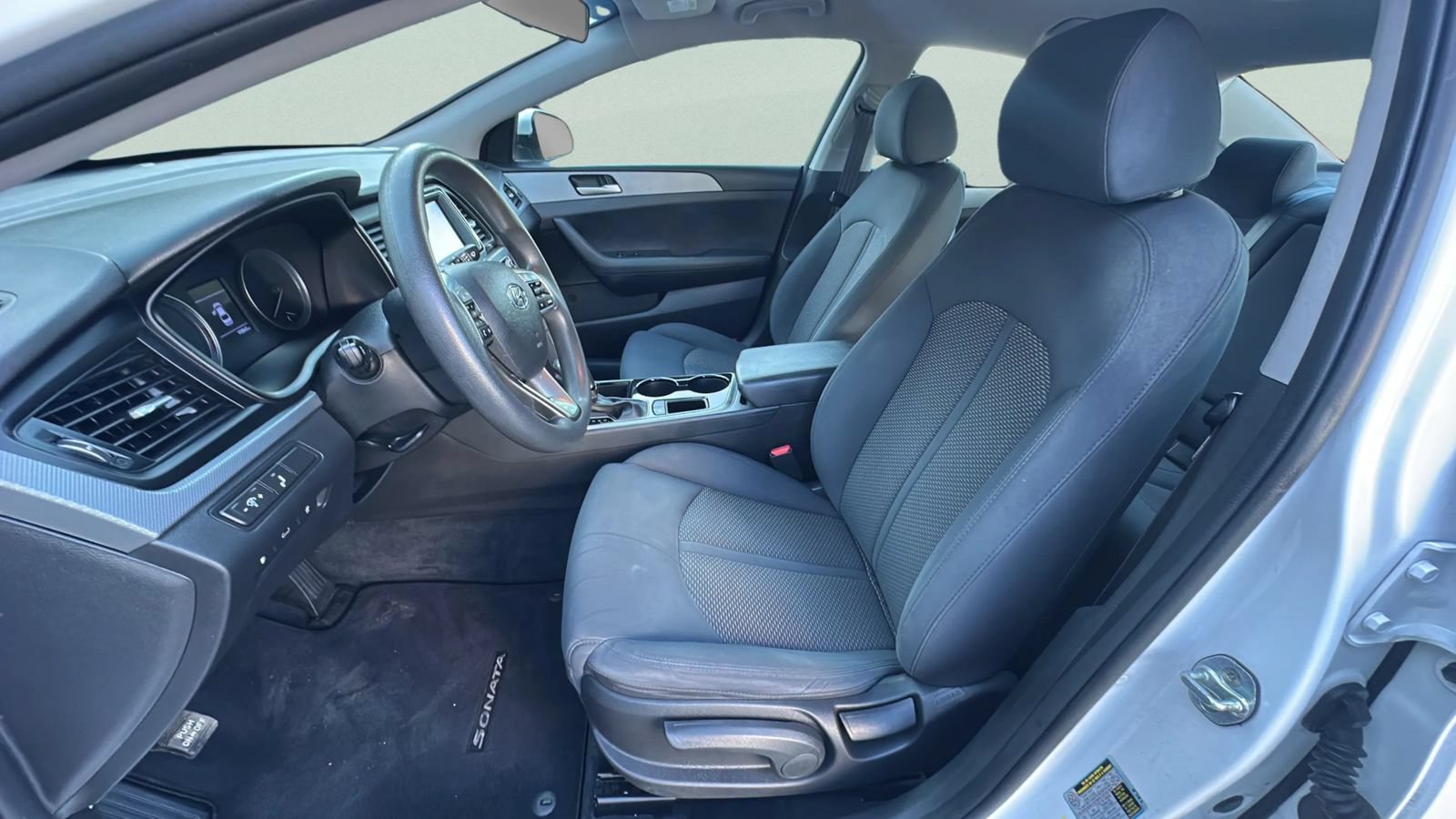 Used 2018 Hyundai Sonata SE FWD image 17