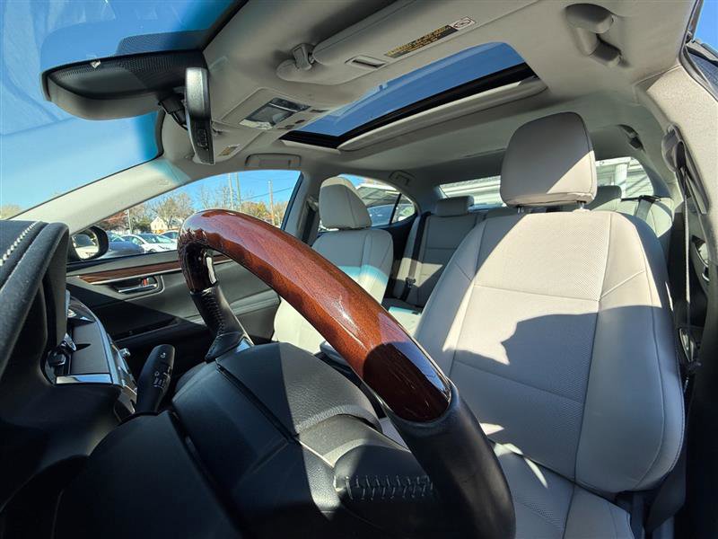 Used 2017 Lexus ES 350 image 10