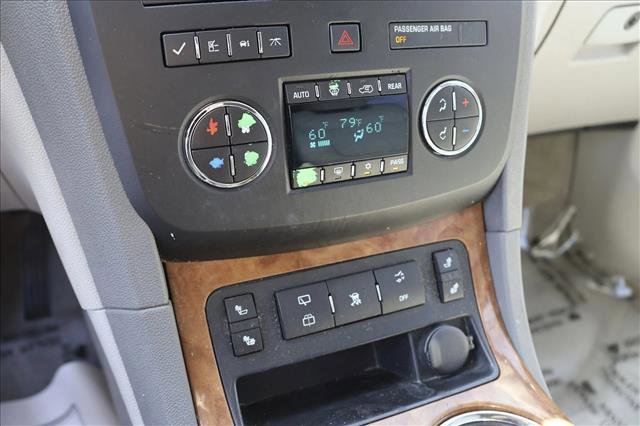 Used 2011 Buick Enclave CXL image 19