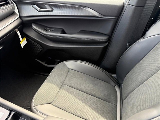 New 2025 Jeep Grand Cherokee L Altitude image 32