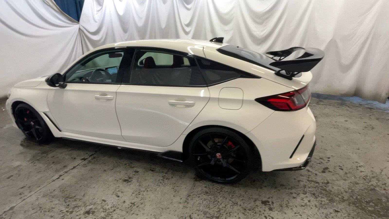 Used 2025 Honda Civic Type R image 12