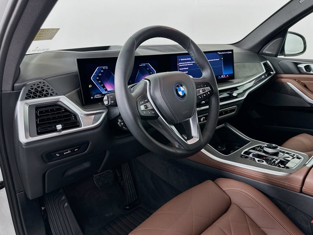 Used 2025 BMW X5 xDrive50e w/ Executive Package AWD/4WD image 9