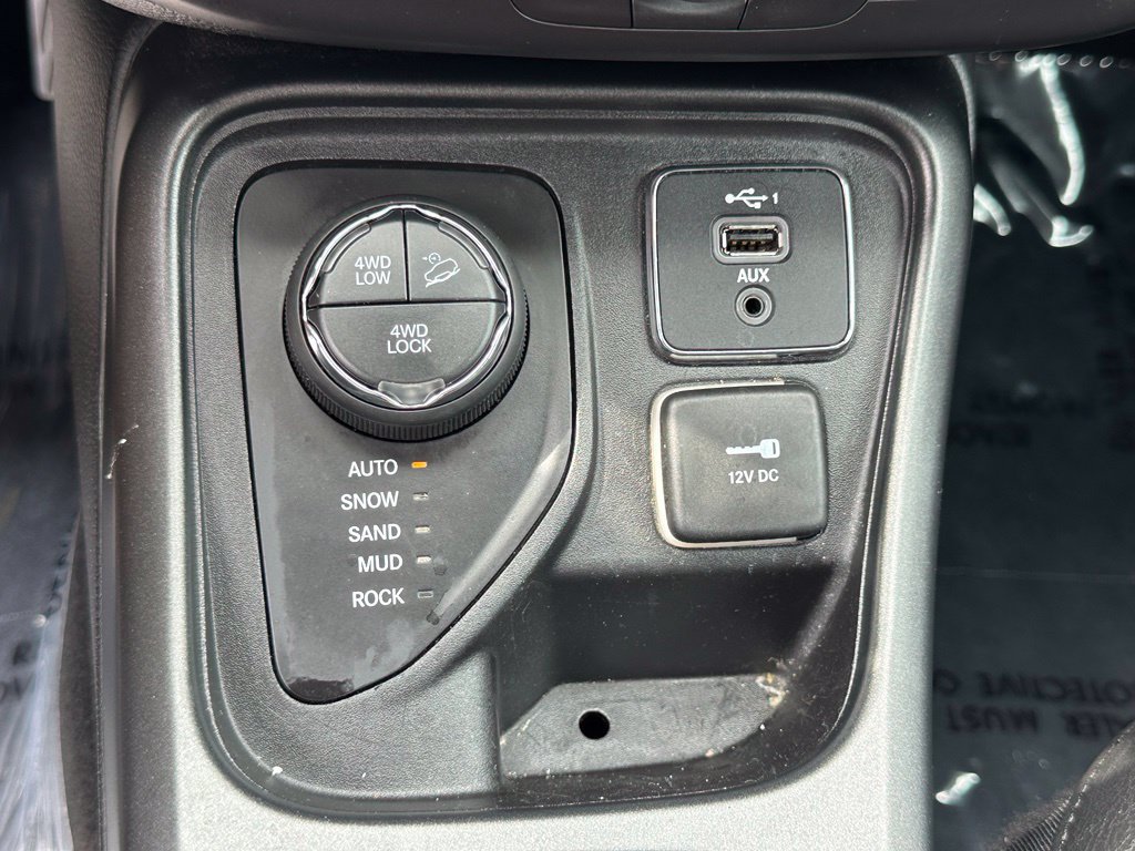 Used 2019 Jeep Compass Trailhawk AWD/4WD image 7