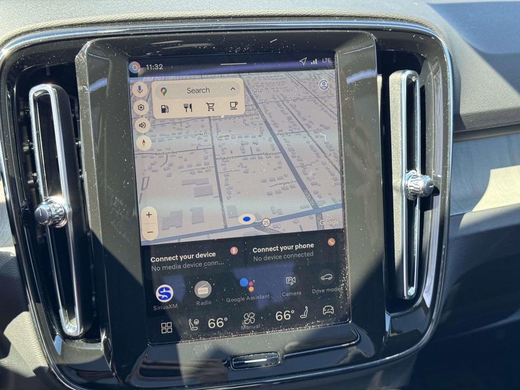 Certified 2026 Volvo XC40 B5 Plus w/ Protection Package Premier image 25