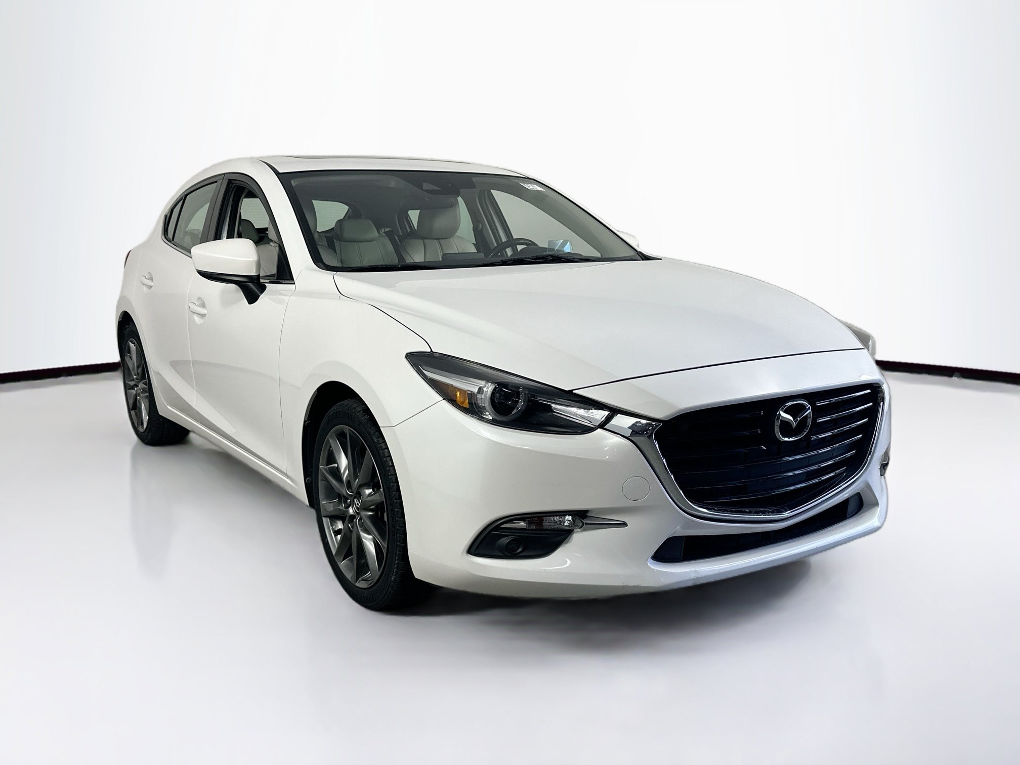 Used 2018 MAZDA MAZDA3 Grand Touring FWD image 3