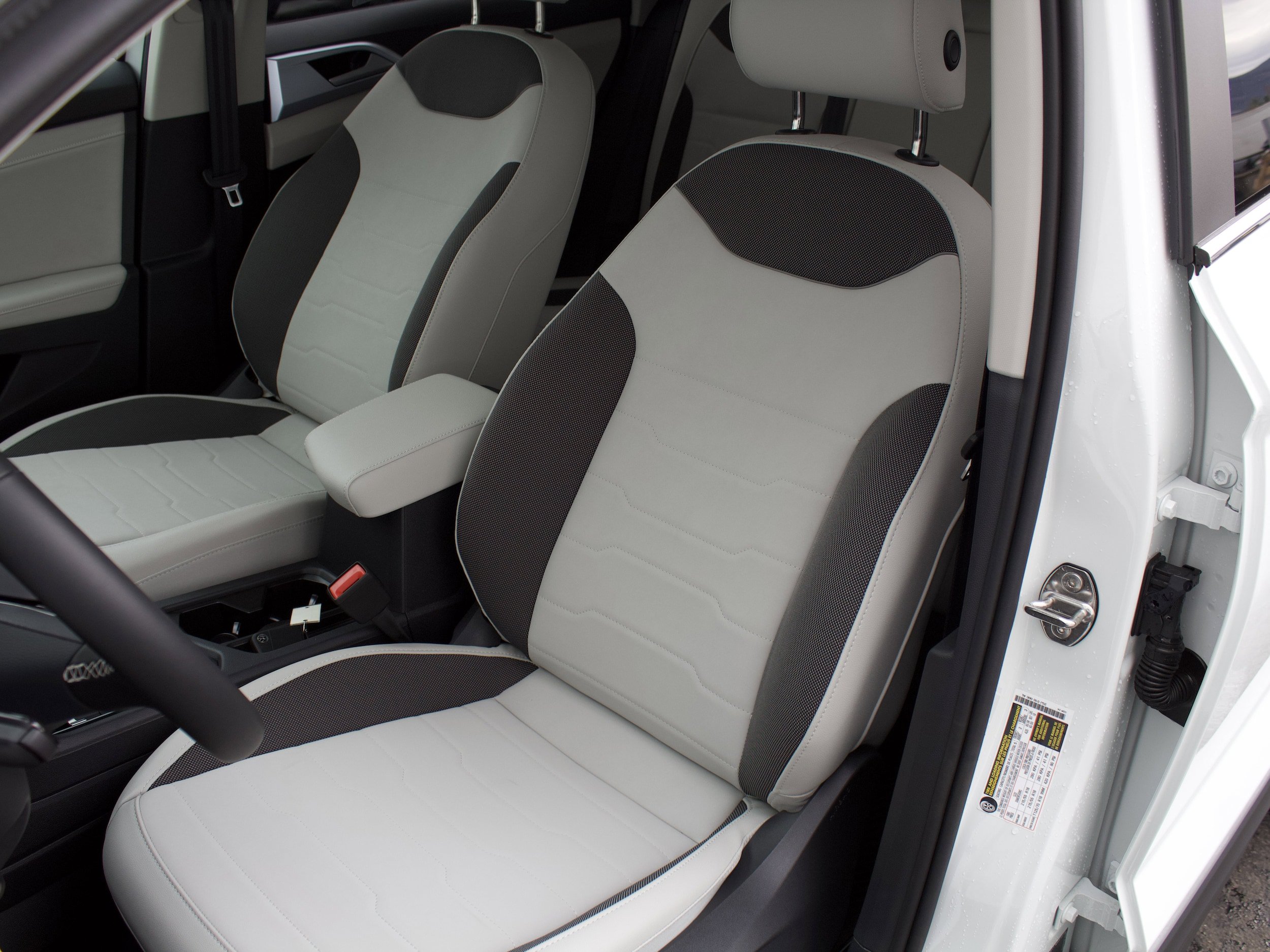 New 2026 Volkswagen Taos SE AWD/4WD image 12