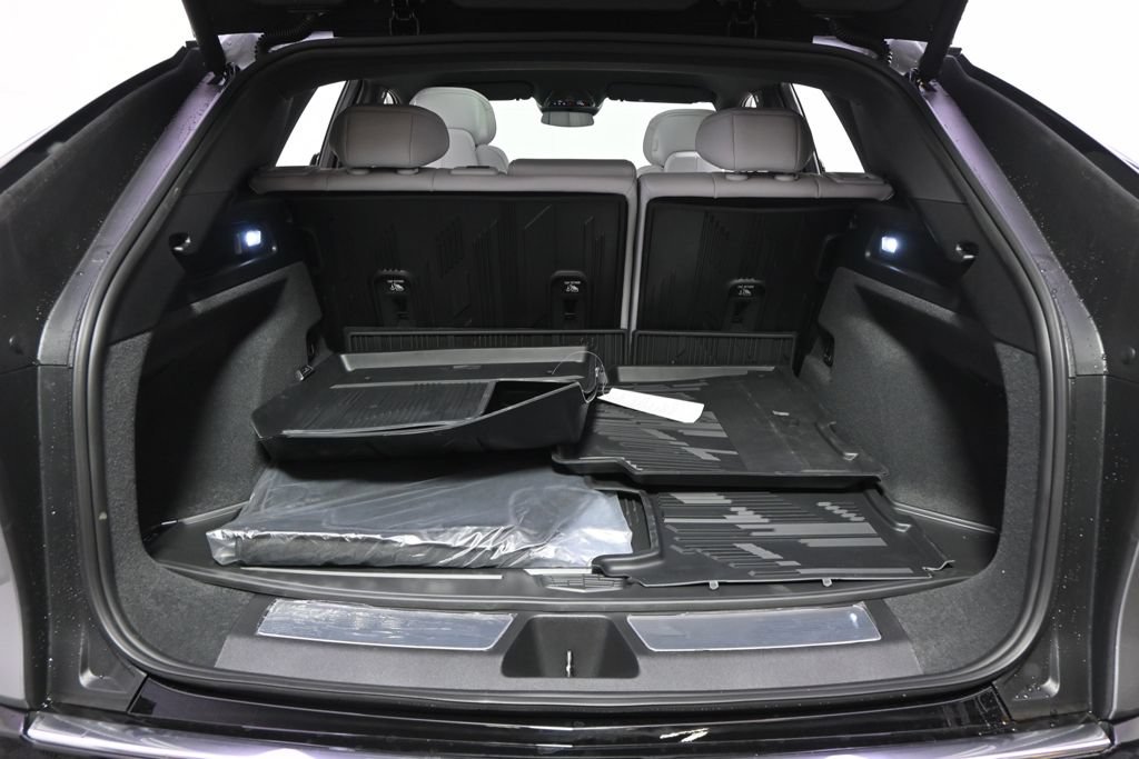 New 2026 Cadillac Lyriq Luxury w/ LPO, Floor Liner Package AWD/4WD image 19