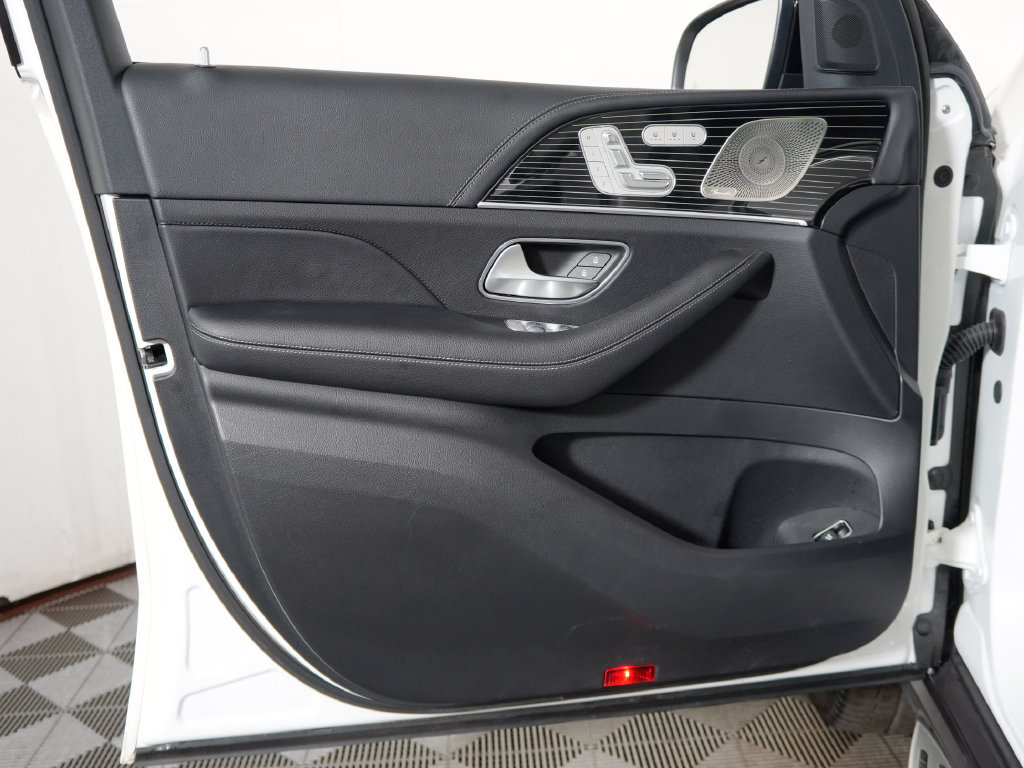 Certified 2024 Mercedes-Benz GLS 580 4MATIC image 30