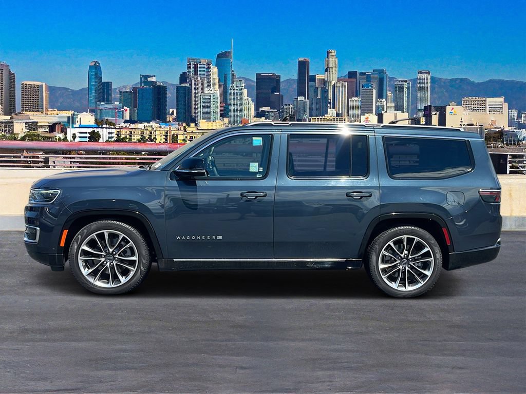 Used 2023 Jeep Wagoneer Series III w/ Premium Group I AWD/4WD image 3