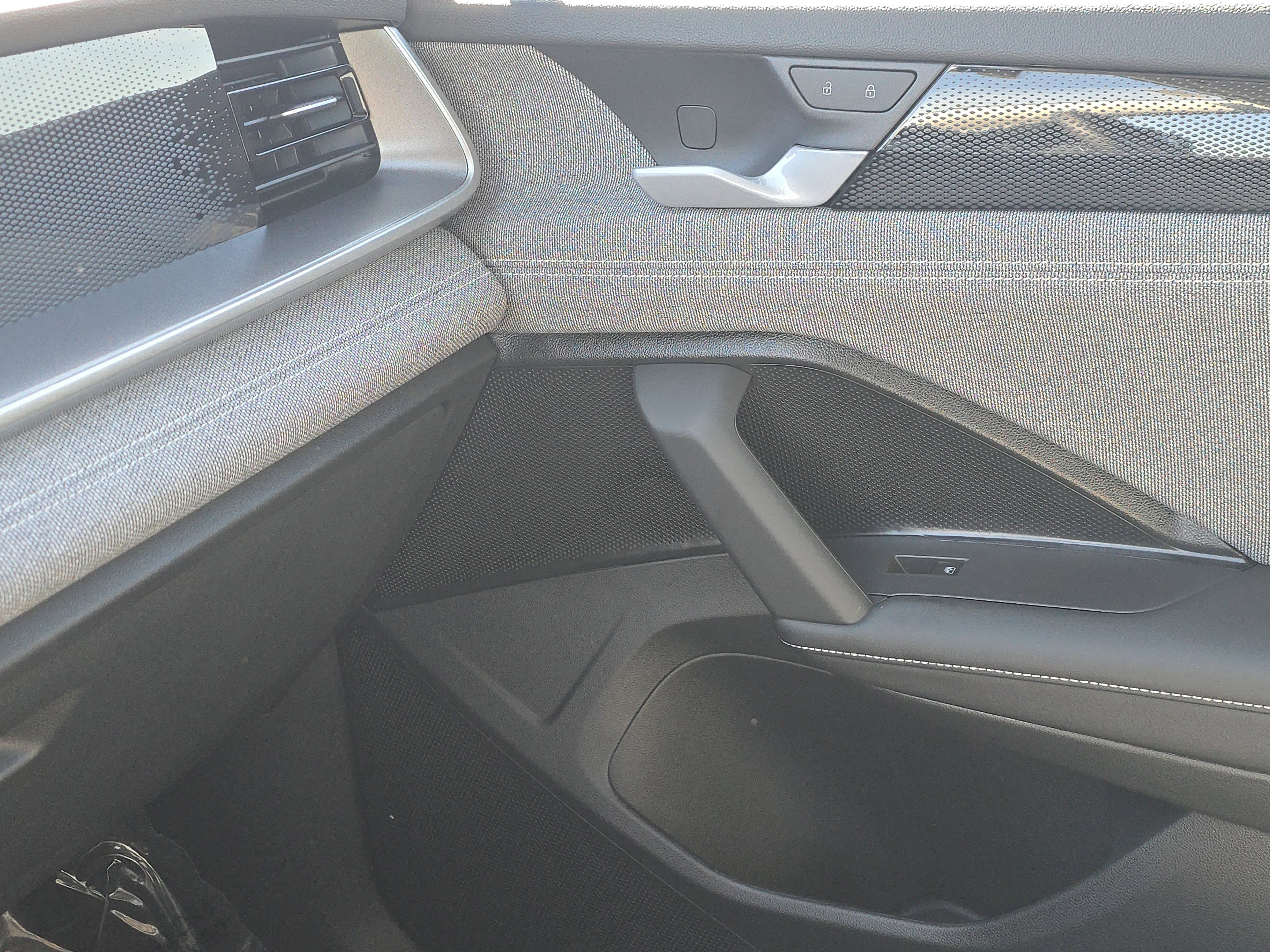 New 2026 Volkswagen Tiguan S image 24