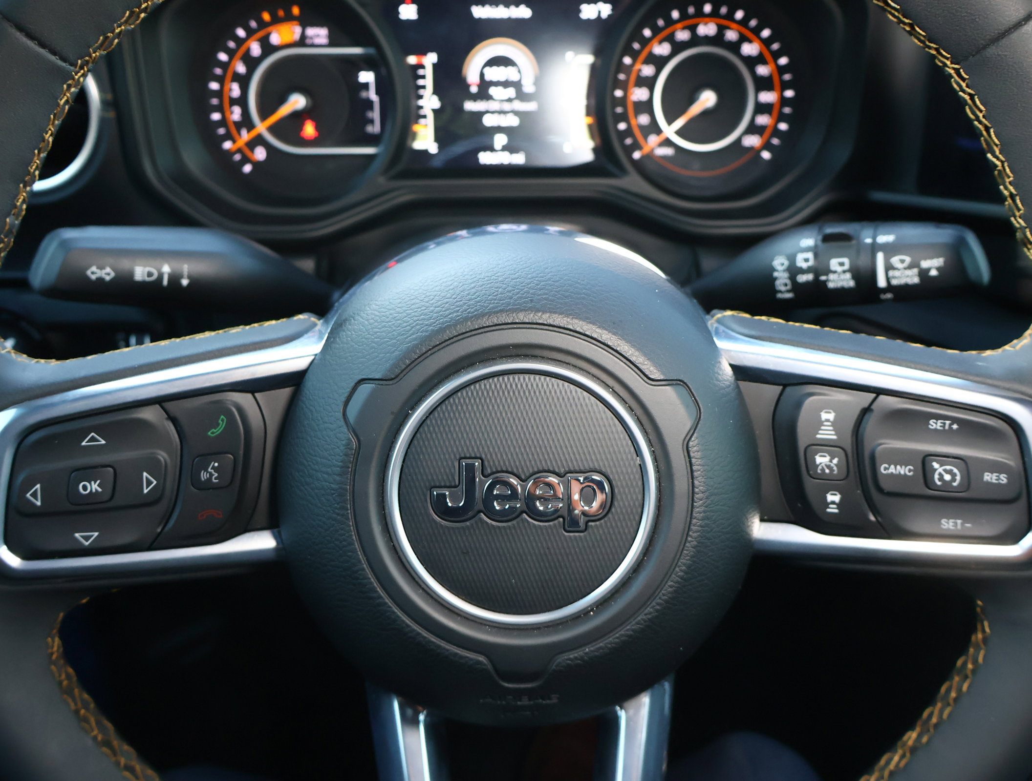 Used 2024 Jeep Wrangler Sahara image 11