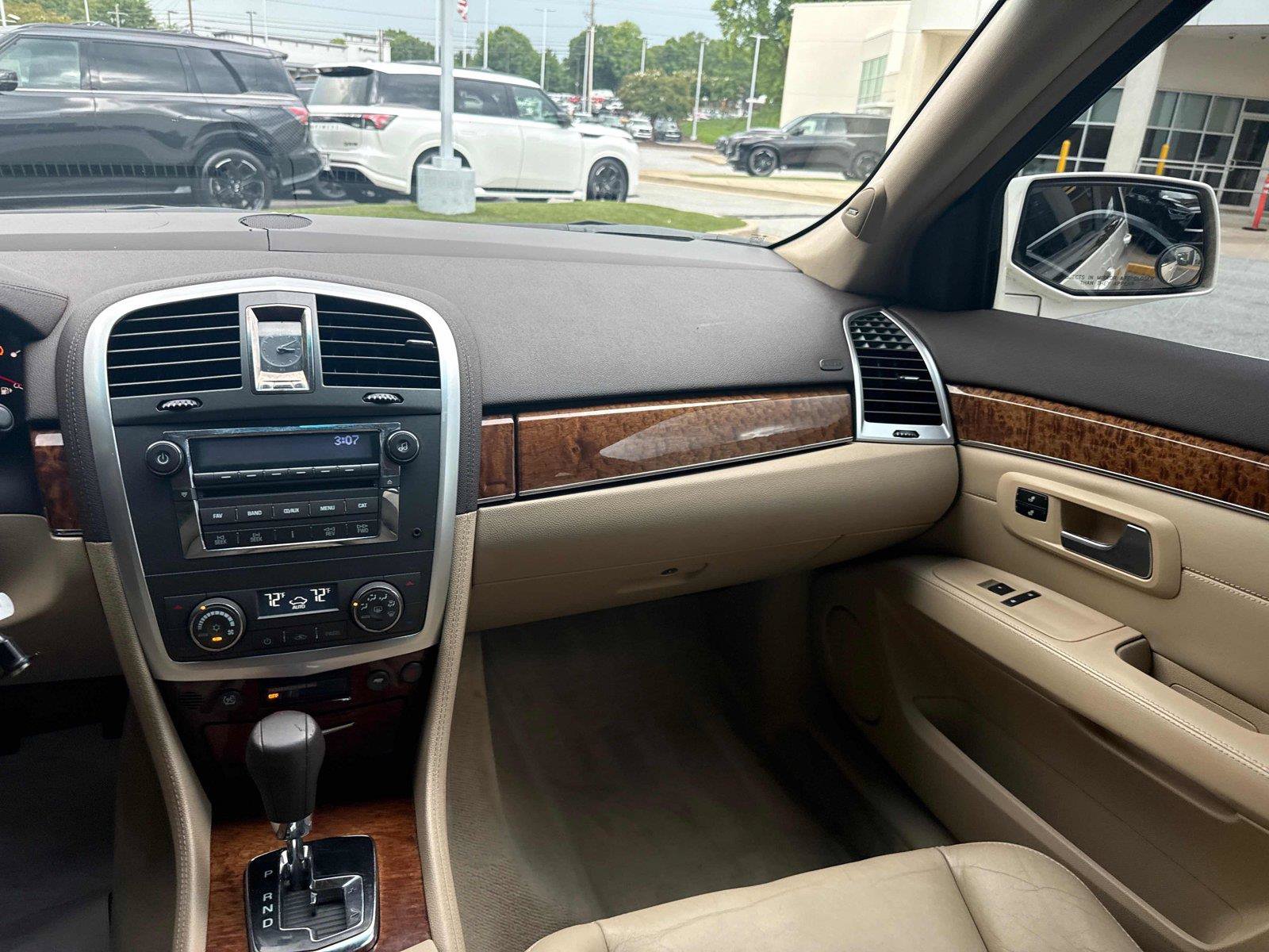 Used 2009 Cadillac SRX AWD w/ Third Row Seating Package image 15