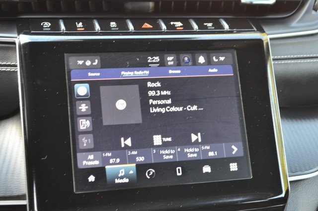 Used 2023 Jeep Grand Cherokee L Laredo image 31