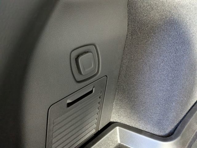 New 2026 Cadillac XT5 Sportv w/ LPO, Floor Liner Package image 12