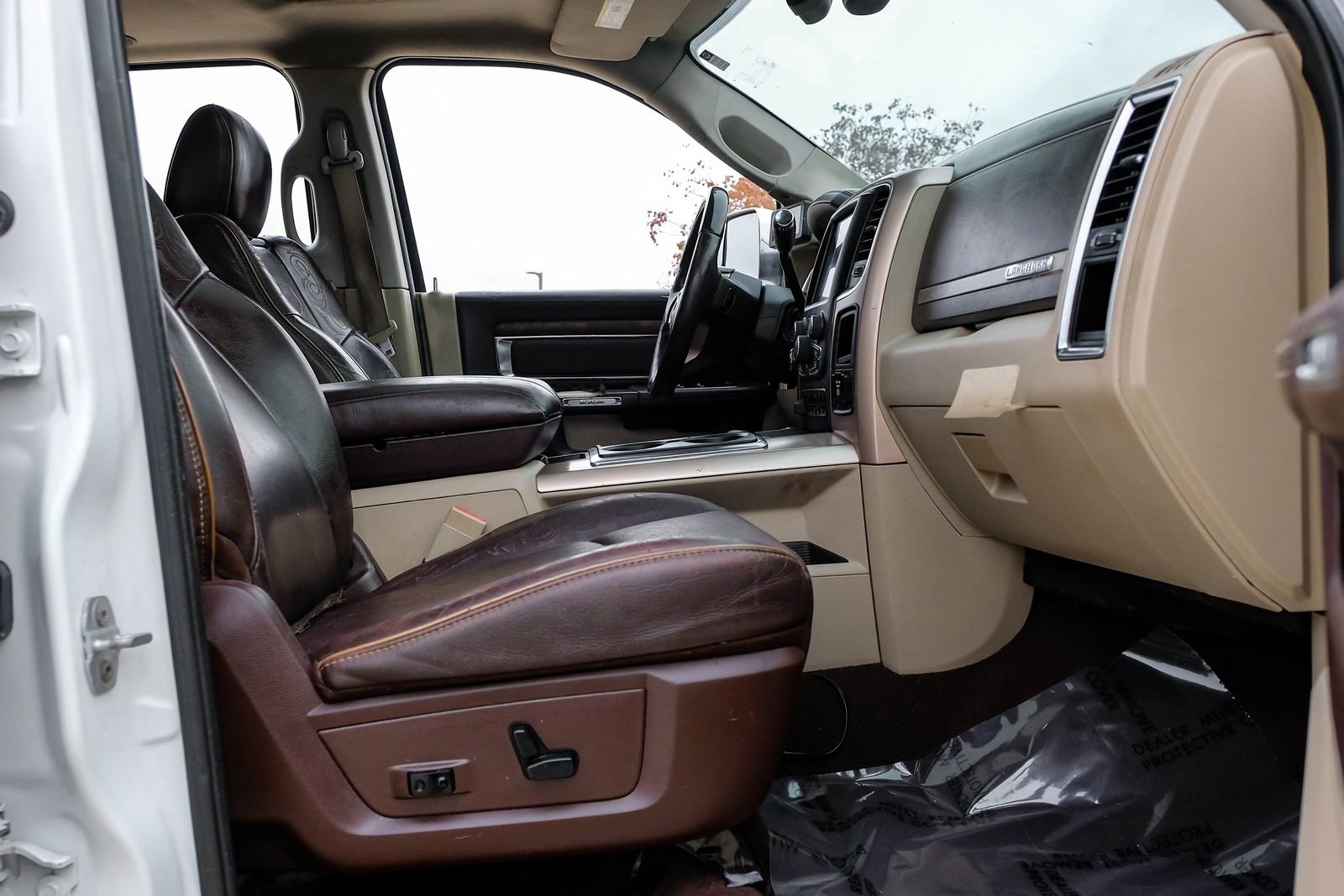 Used 2015 RAM 3500 Laramie Longhorn AWD/4WD image 39