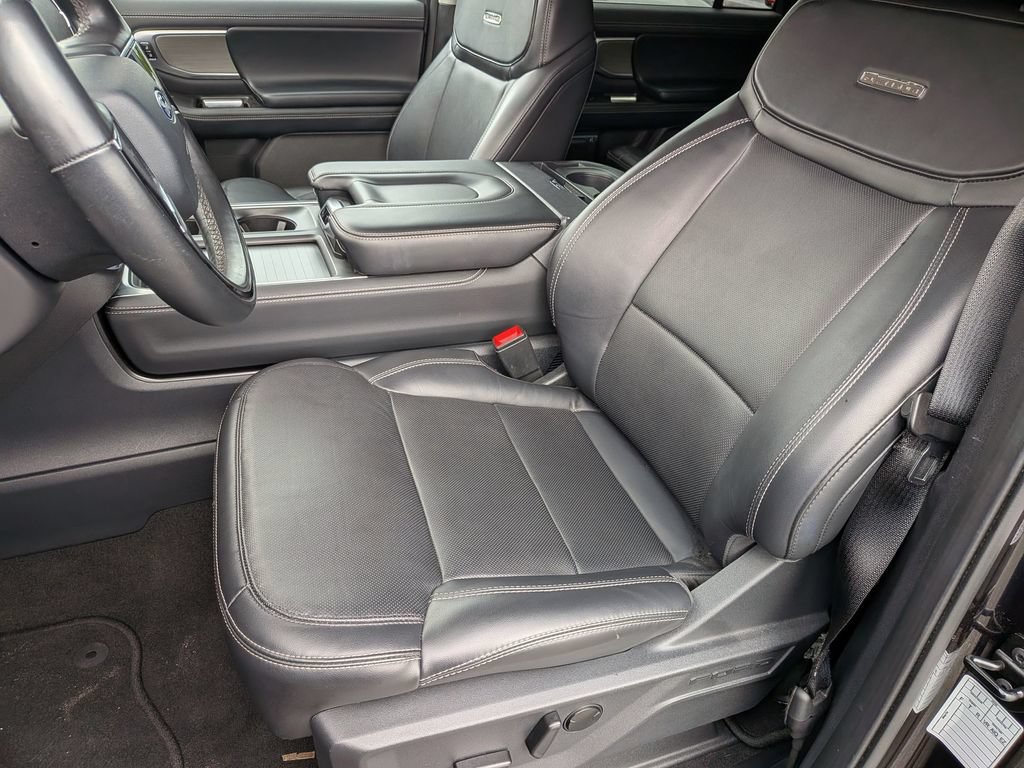 Used 2025 Ford Expedition Max Platinum AWD/4WD image 33