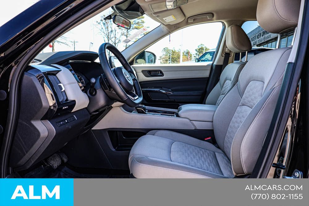Used 2024 Nissan Pathfinder SV FWD image 19