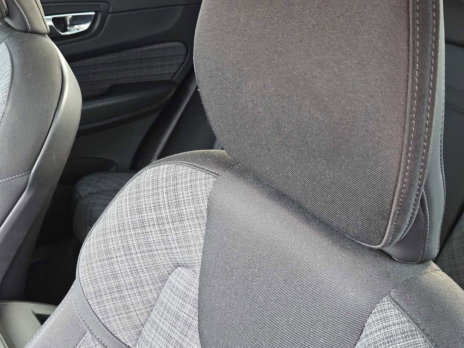 Used 2023 Volvo XC60 B5 Core w/ Climate Package image 15