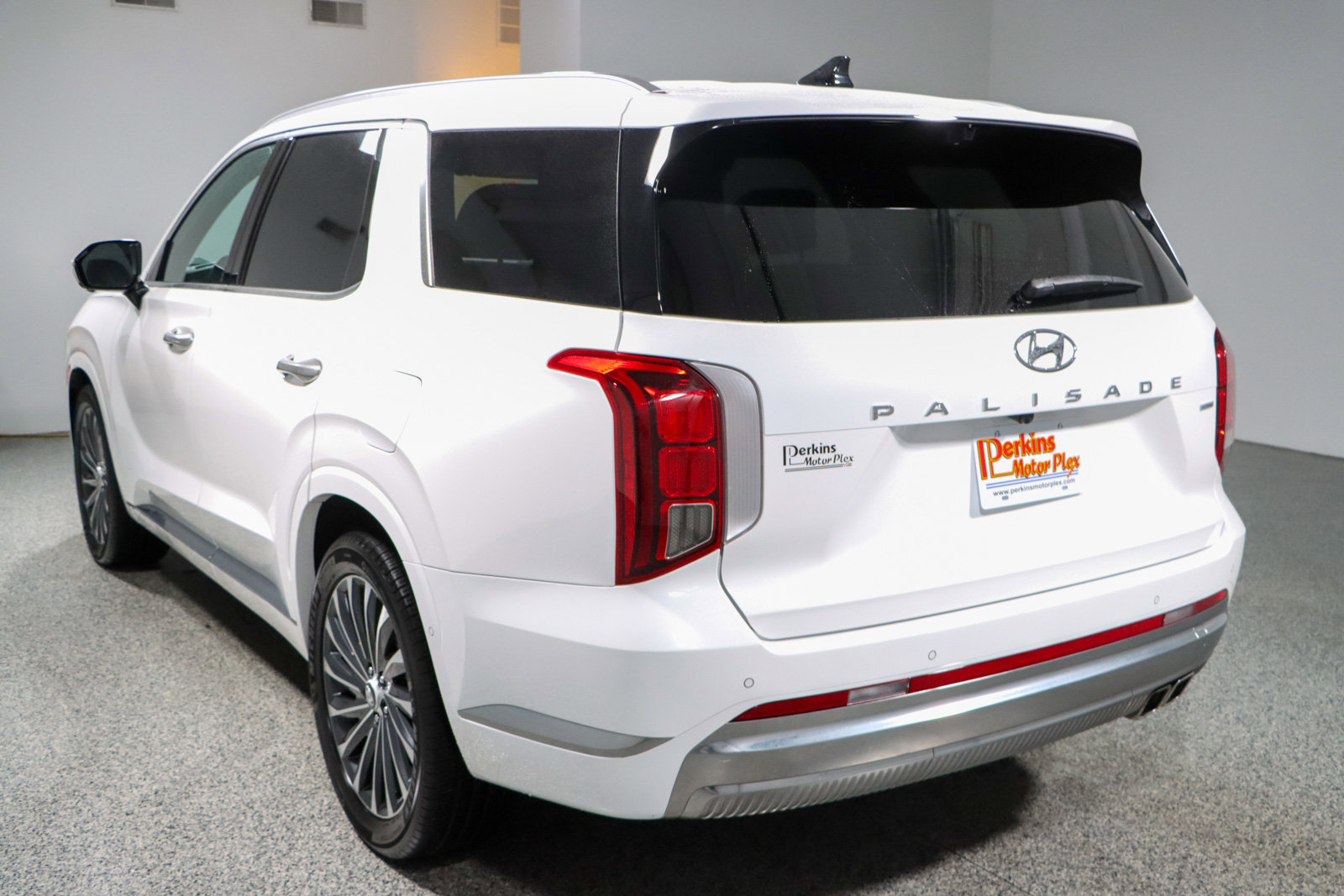 Used 2023 Hyundai Palisade Calligraphy image 9