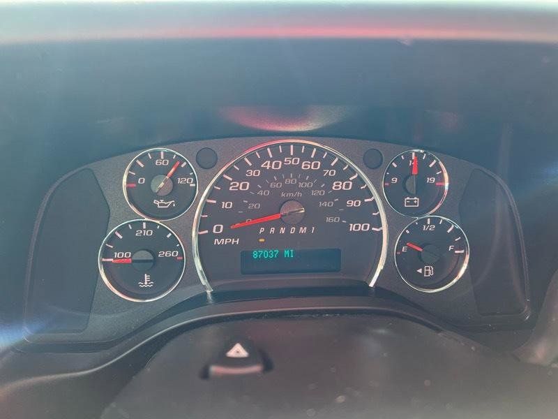 Used 2021 Chevrolet Express 2500 w/ Driver Convenience Package RWD image 14