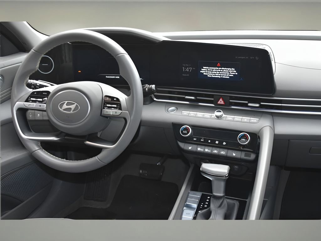 Used 2024 Hyundai Elantra SEL w/ Convenience Package image 18