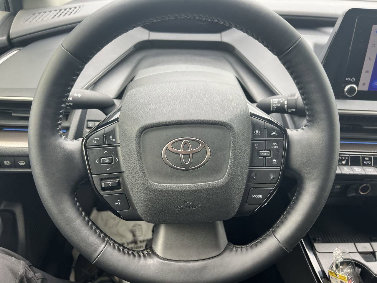 Used 2024 Toyota Prius XLE FWD image 18