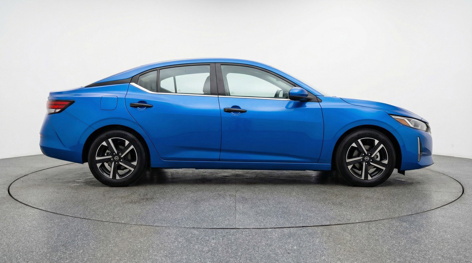 Used 2025 Nissan Sentra SV FWD image 11