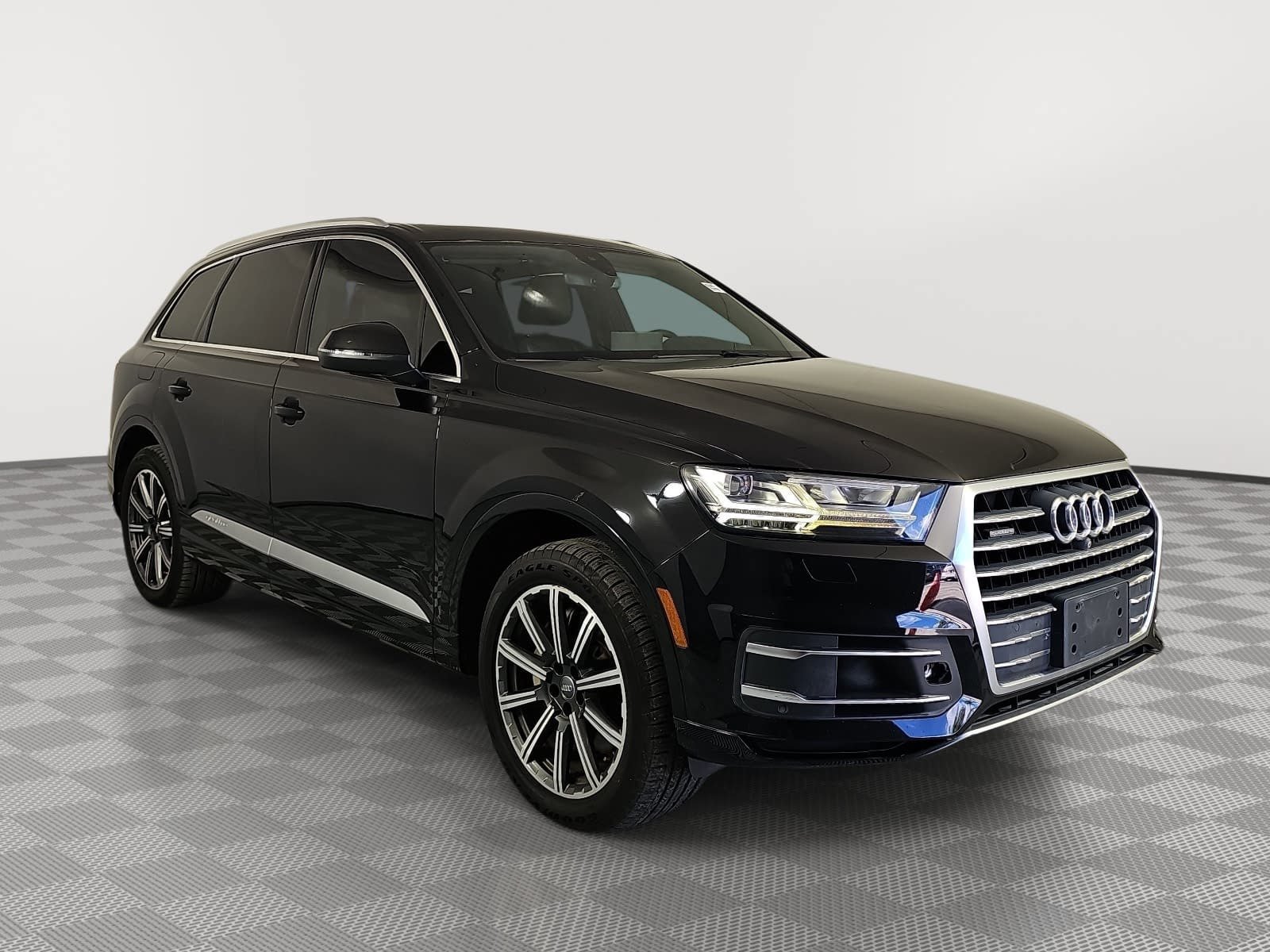 Used 2017 Audi Q7 3.0T Premium Plus AWD/4WD image 2