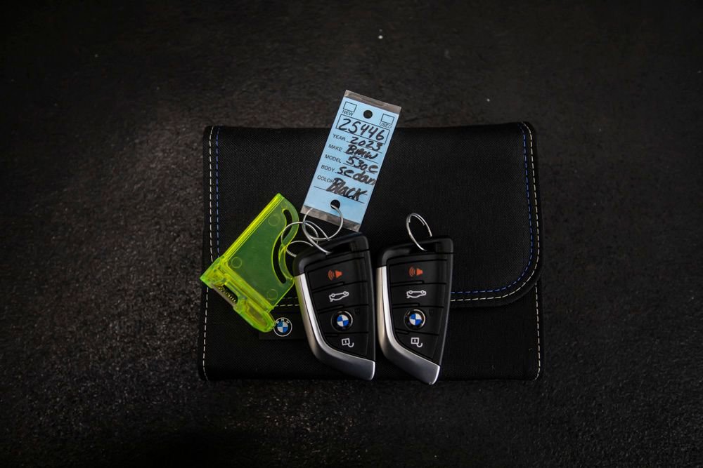 Used 2023 BMW 530e w/ Executive Package image 47