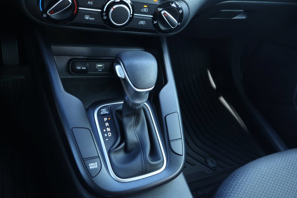 Used 2025 Kia Soul LX w/ LX Technology Package FWD image 24
