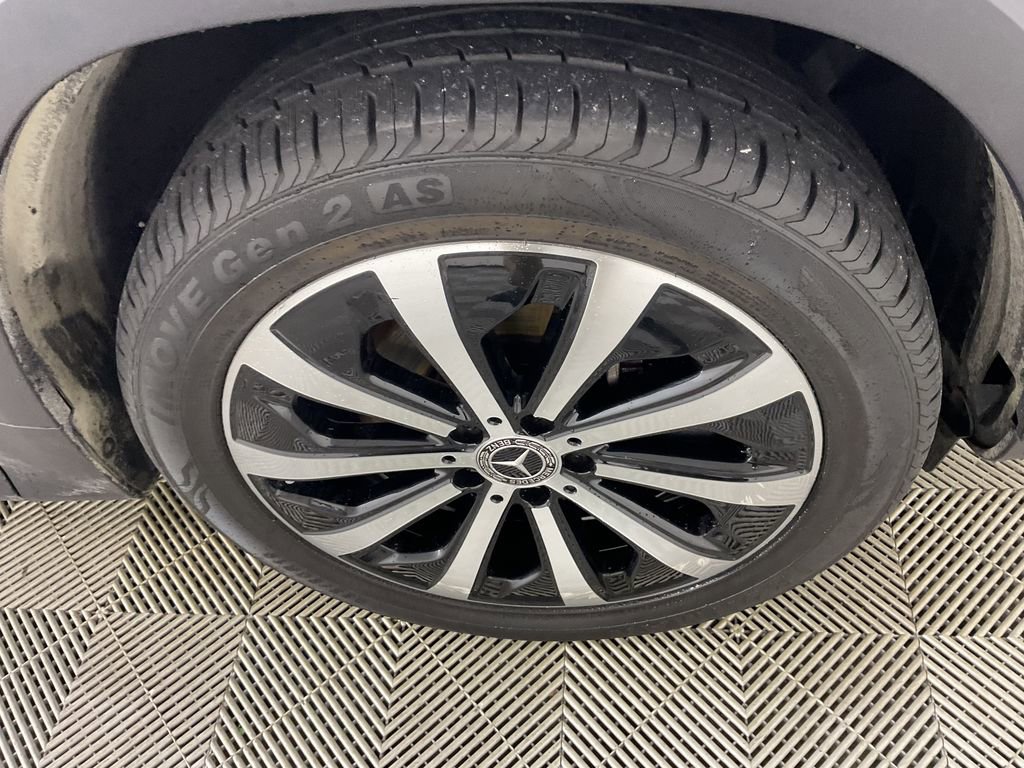 Used 2022 Mercedes-Benz GLB 250 4MATIC image 11