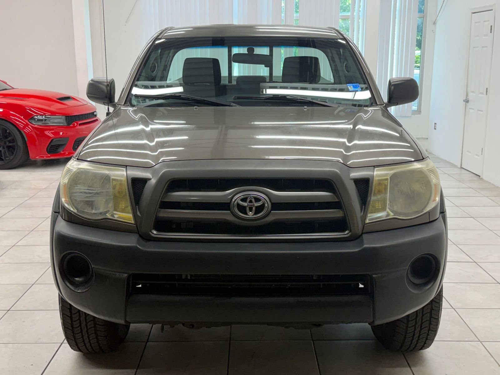 Used 2010 Toyota Tacoma 4x4 Regular Cab image 2