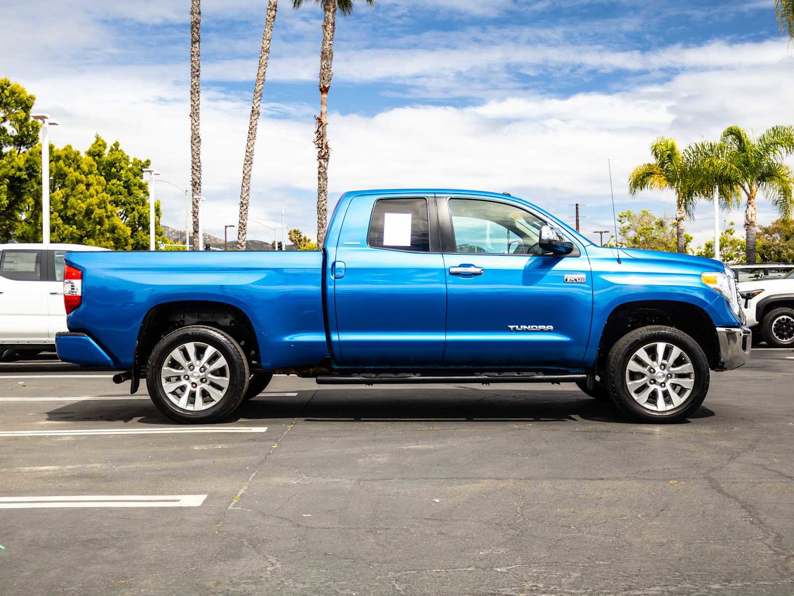 Used 2016 Toyota Tundra Limited w/ Limited Premium Package AWD/4WD image 6