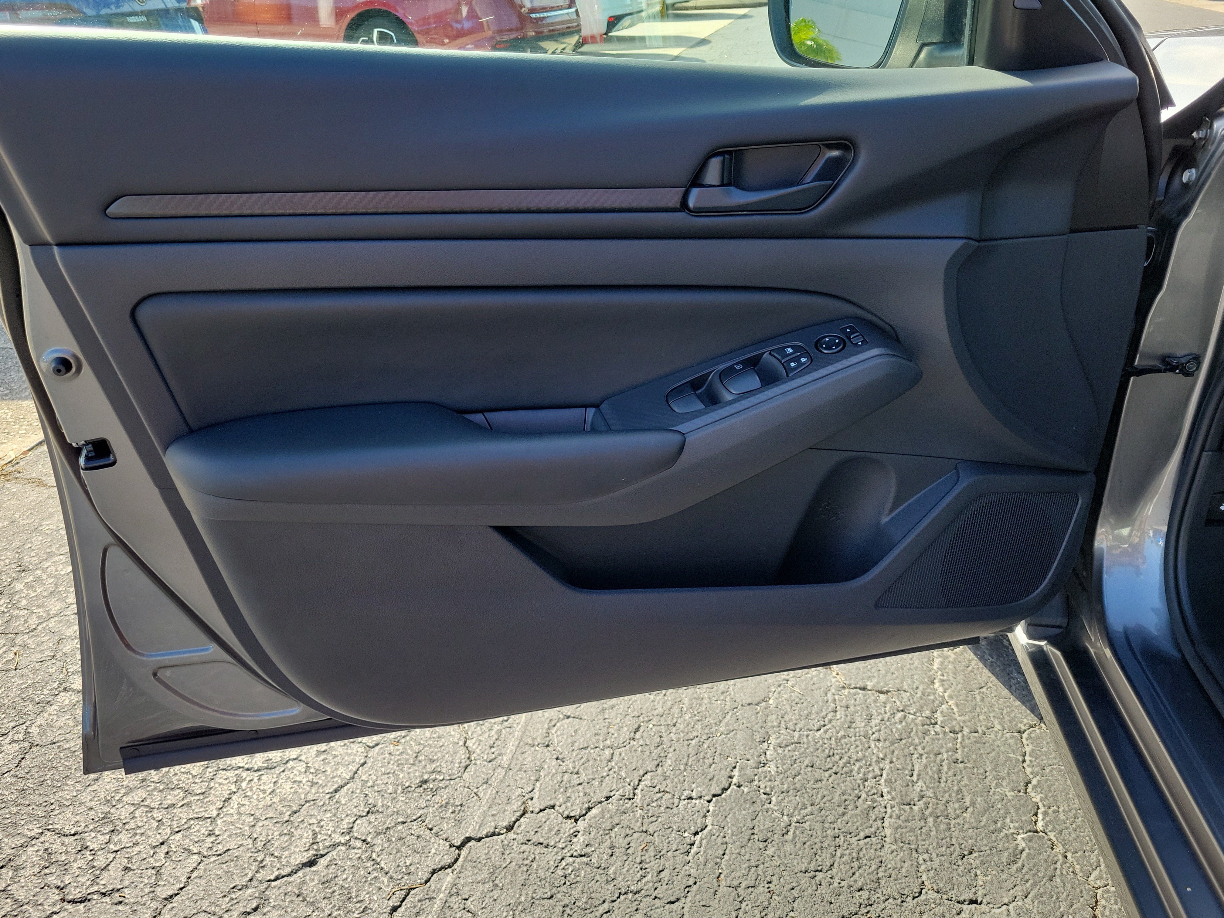 Certified 2025 Nissan Altima 2.5 S FWD image 16