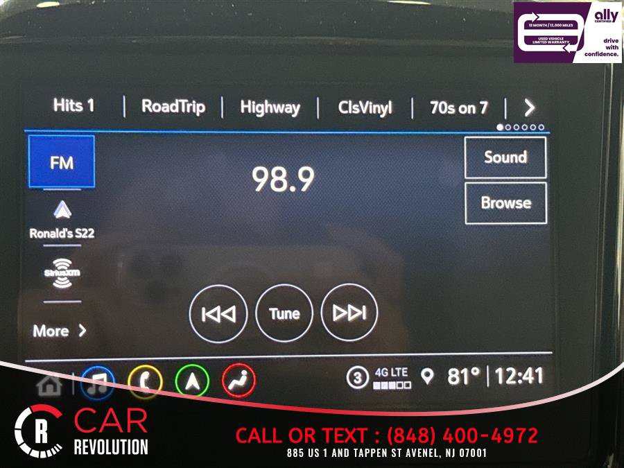Used 2023 Chevrolet Traverse Premier FWD image 16
