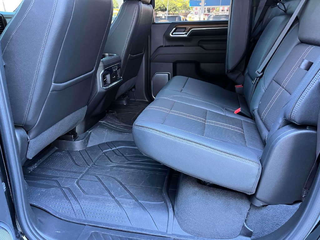 Certified 2024 Chevrolet Silverado 2500 High Country w/ High Country Premium Package AWD/4WD image 17