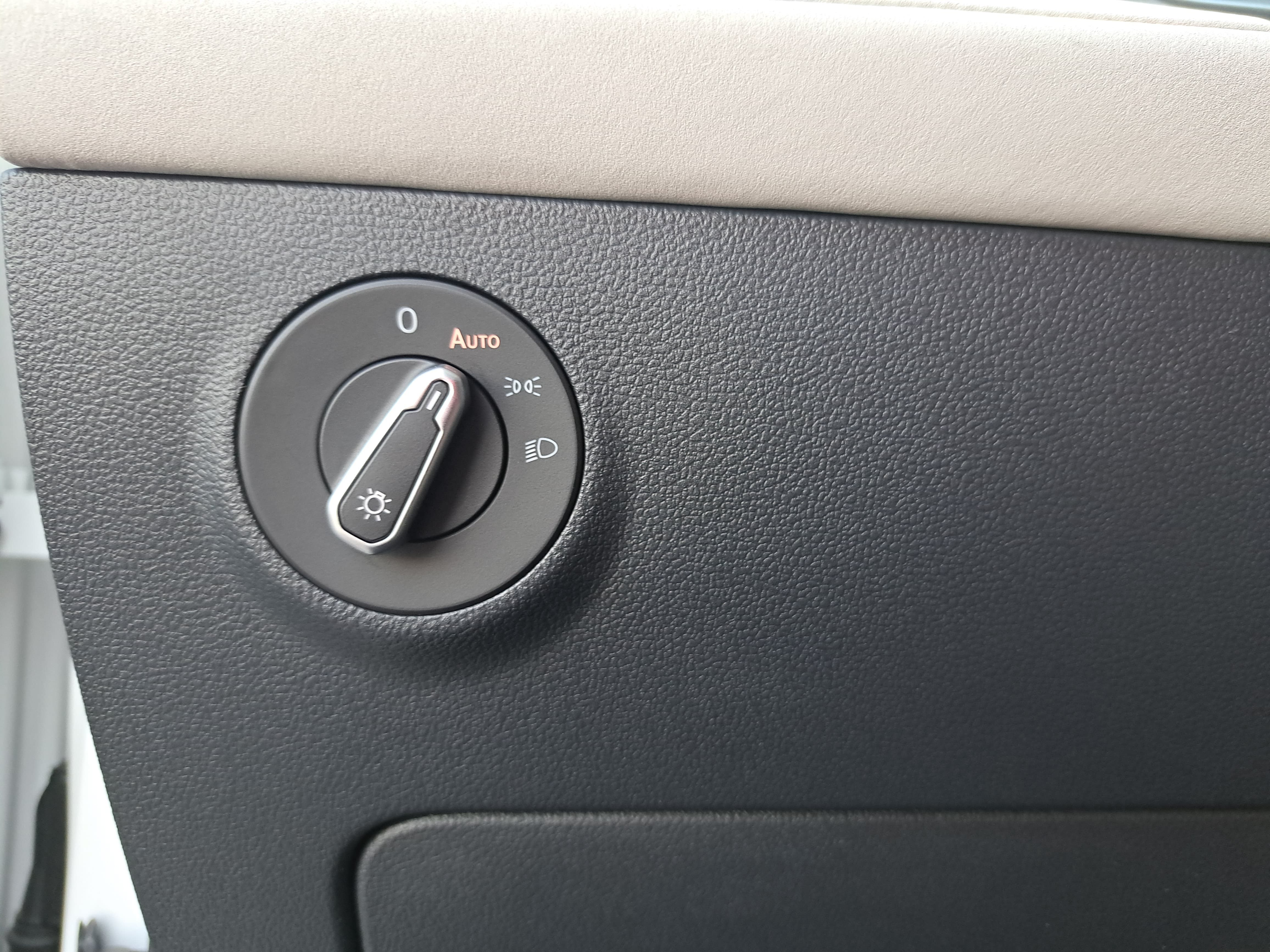 Certified 2026 Volkswagen Taos SE FWD image 23