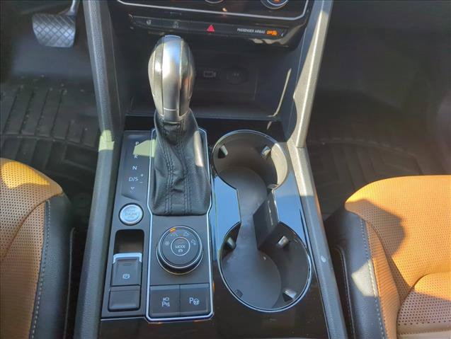 Used 2018 Volkswagen Atlas SEL Premium AWD/4WD image 16