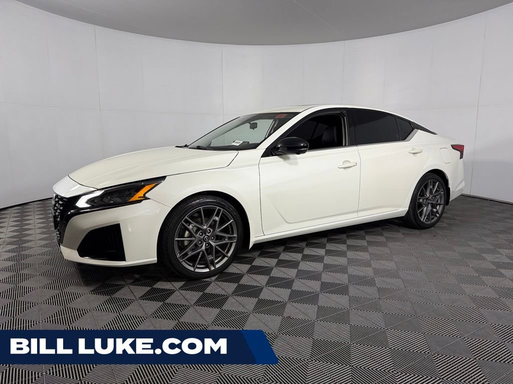 Used 2023 Nissan Altima 2.0 SR FWD image 1