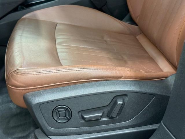 Used 2022 Audi e-tron Premium image 27