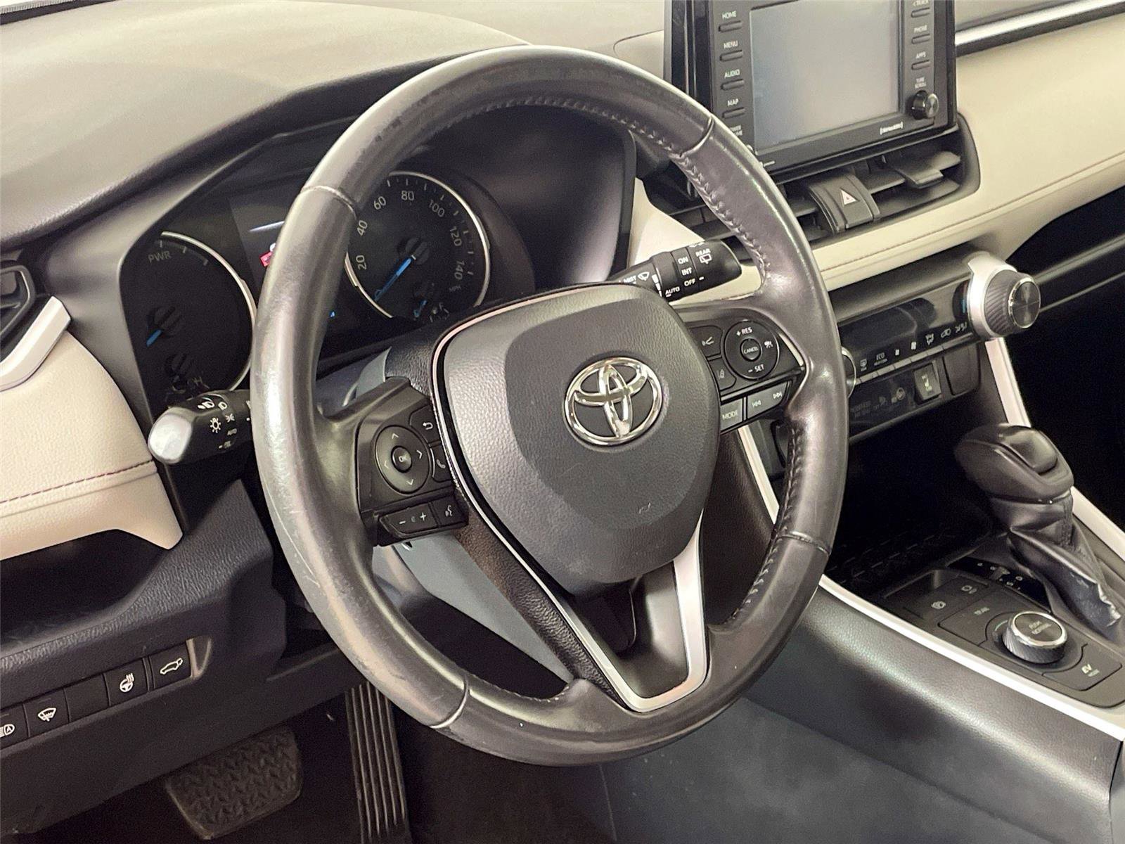 Used 2020 Toyota RAV4 XLE w/ Convenience Package AWD/4WD image 19