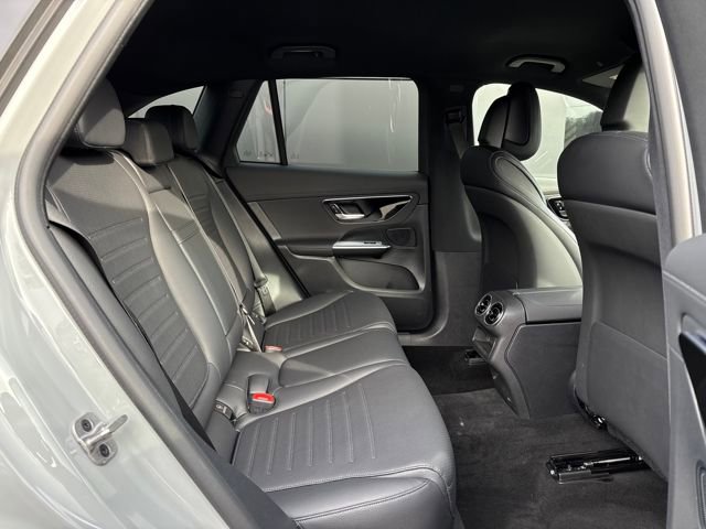 Used 2025 Mercedes-Benz GLC 300 4MATIC image 42