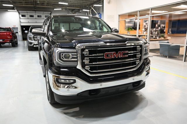 Used 2018 GMC Sierra 1500 SLT image 3