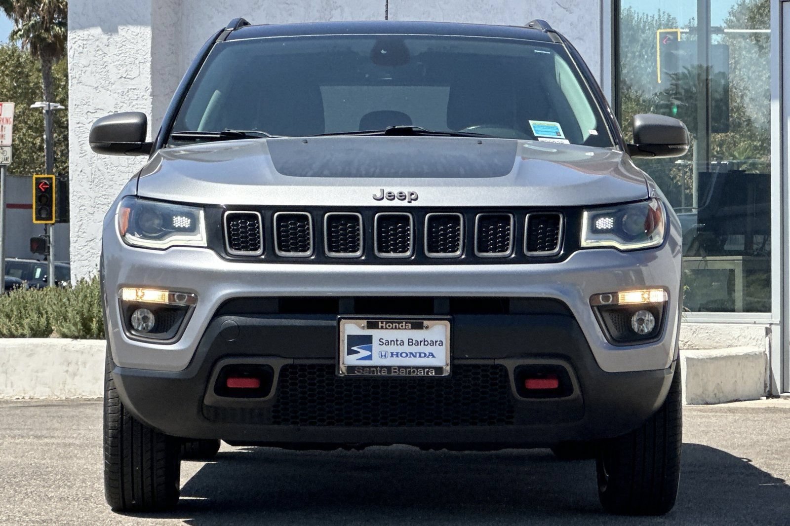 Used 2019 Jeep Compass Trailhawk w/ Leather Interior Group AWD/4WD image 9