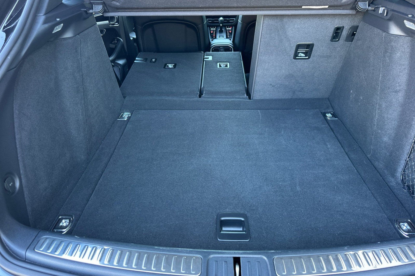 Certified 2023 Porsche Macan S AWD/4WD image 15