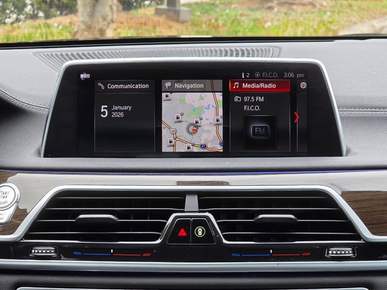 Used 2019 BMW 740i xDrive AWD/4WD image 28