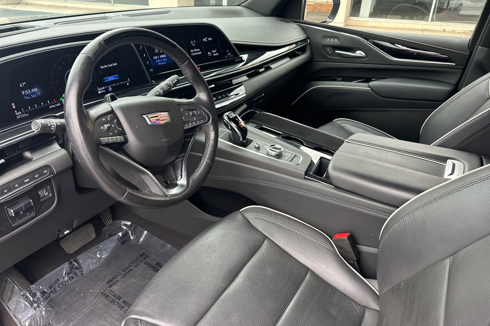 Used 2024 Cadillac Escalade Sport w/ LPO, ONYX Package AWD/4WD image 4